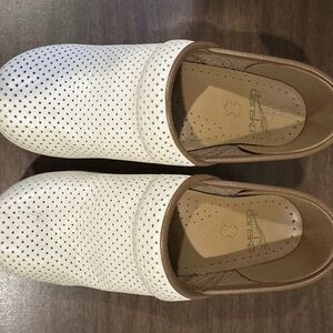 Dansko white clogs size 36 (5 1/2) like new
